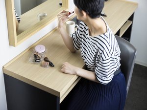 人　デスク　イメージ