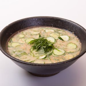 宮崎名物の冷たい味噌汁「冷や汁」